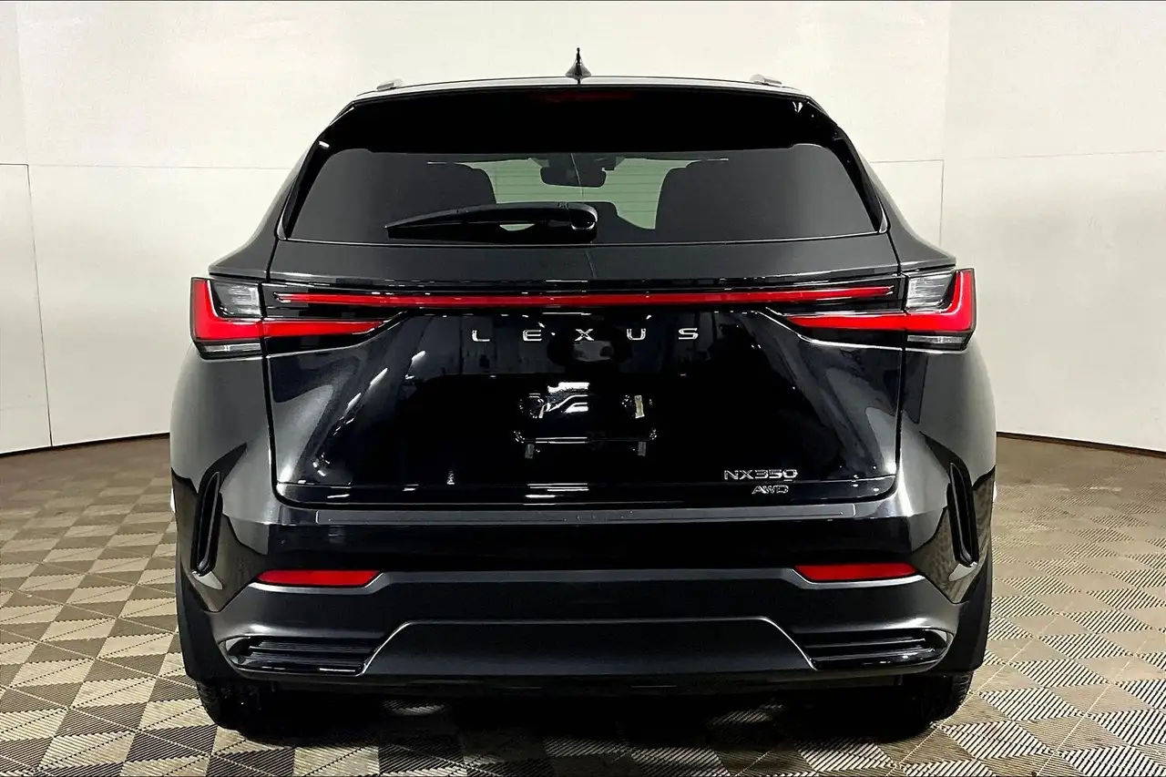 Lexus NX снимка Lexus NX