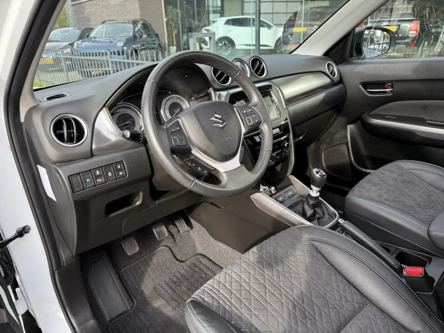 Suzuki Vitara 1.4 Boosterjet Style Smart Hybrid '' ZEER WEINIG K Blanc - 2