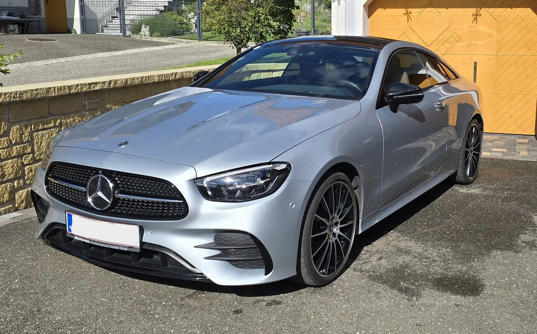 Mercedes-Benz E 220 d 4MATIC Aut. Silber - 1