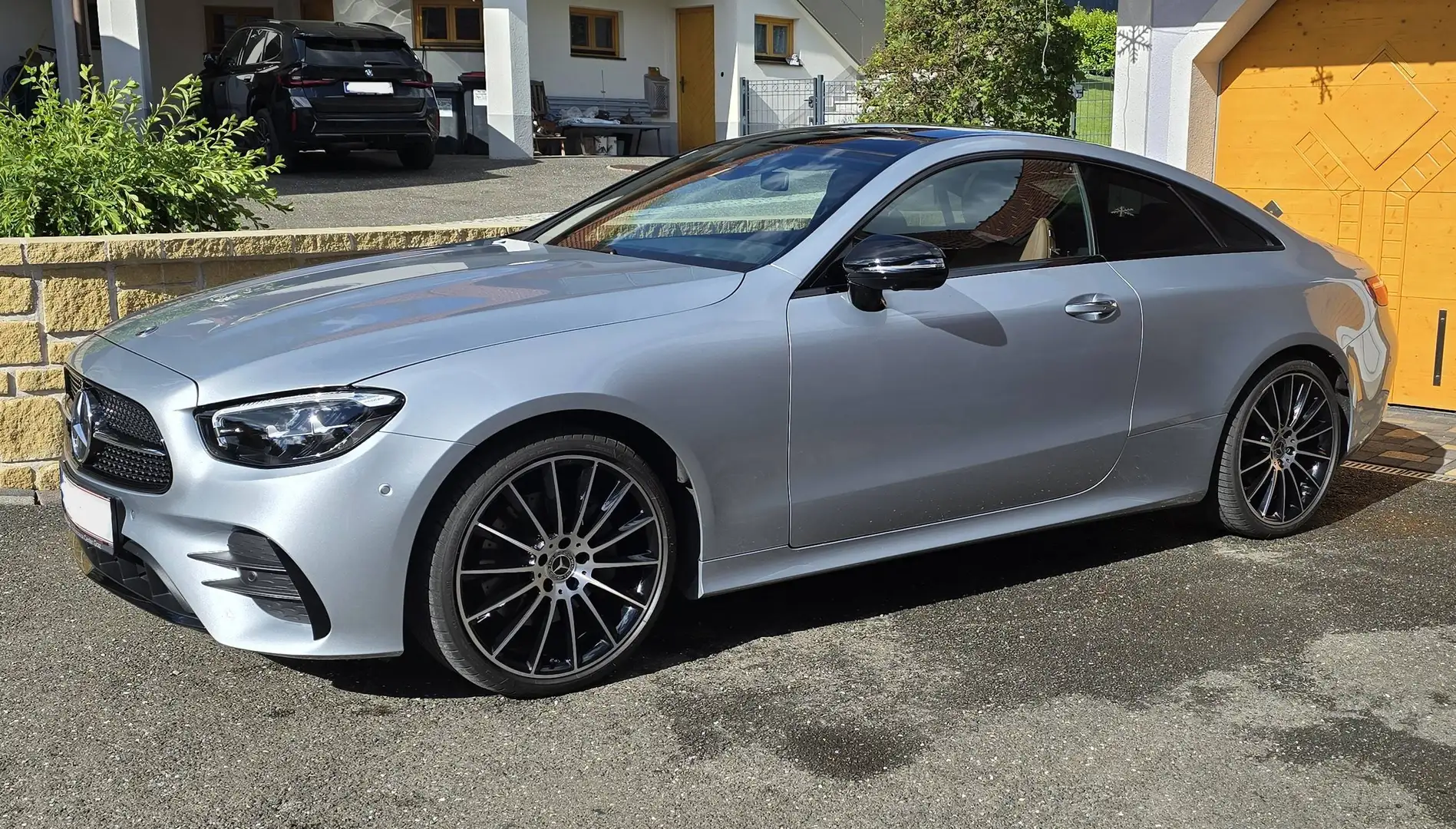 Mercedes-Benz E 220 d 4MATIC Aut. Silber - 2