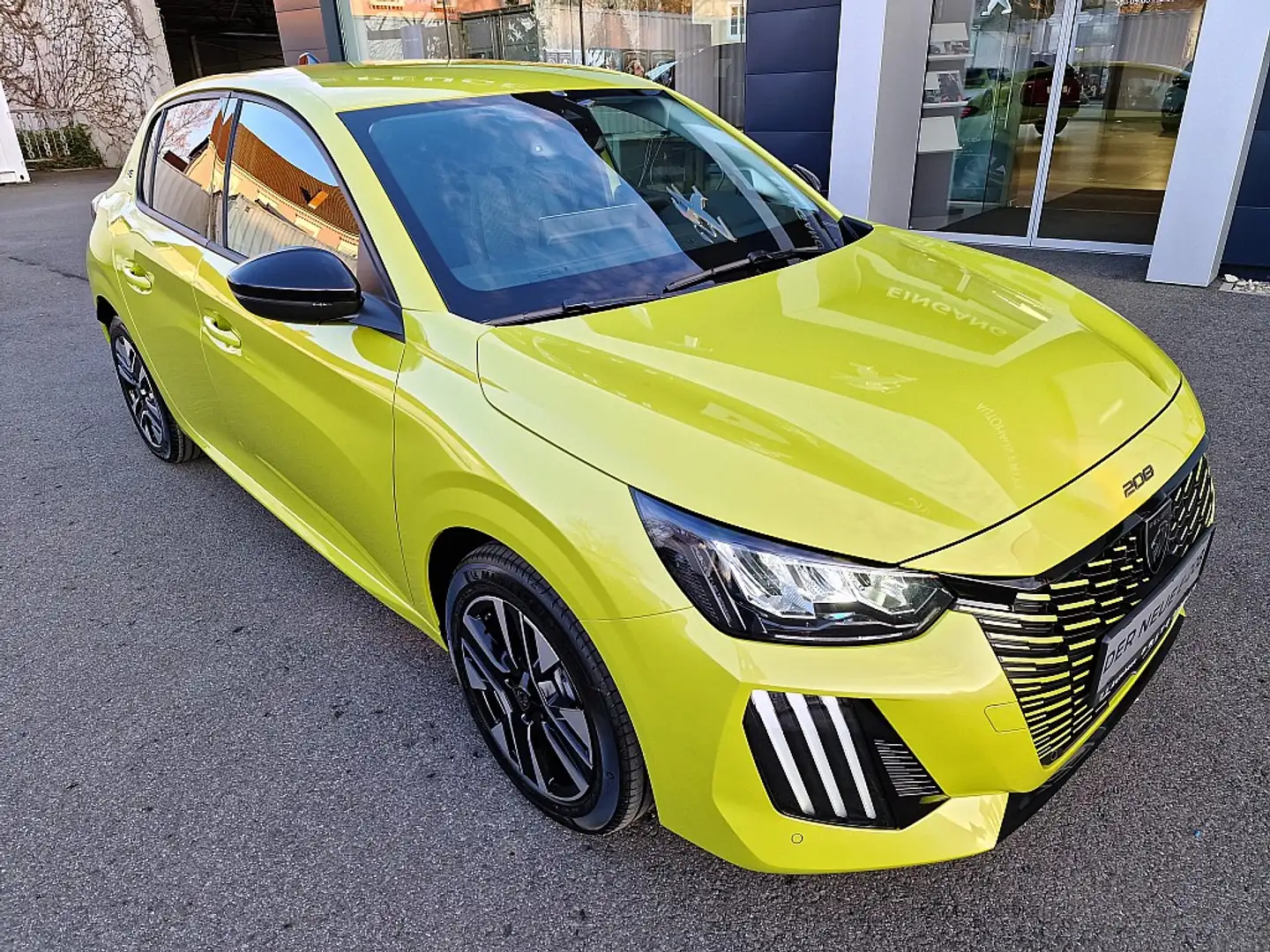 Peugeot 208 e-208 156PS 51kWh Allure inkl. "Aluwinterräder" Gelb - 1