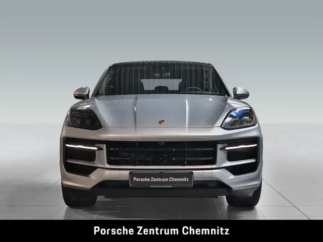 Porsche Cayenne view 4