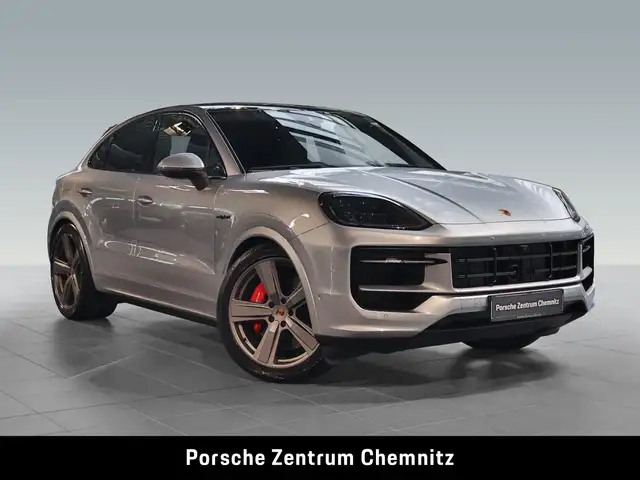 Porsche Cayenne view 9