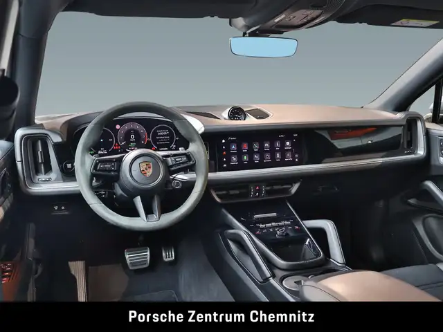 Porsche Cayenne view 7