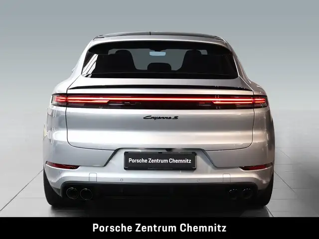 Porsche Cayenne view 5
