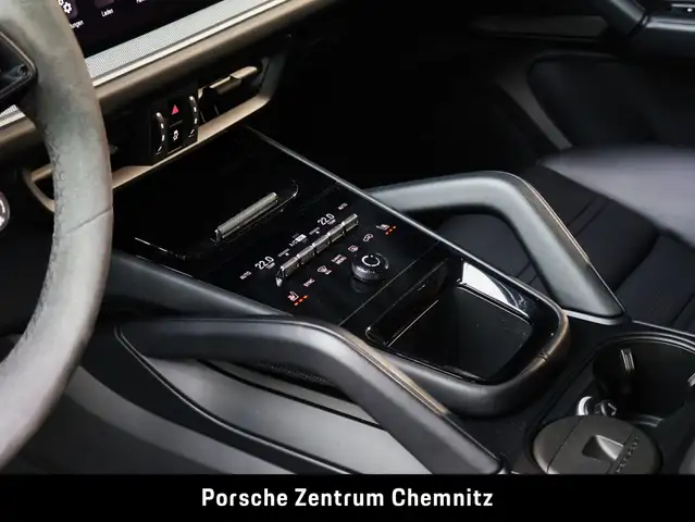 Porsche Cayenne view 14
