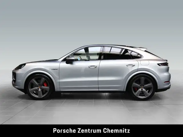 Porsche Cayenne view 2