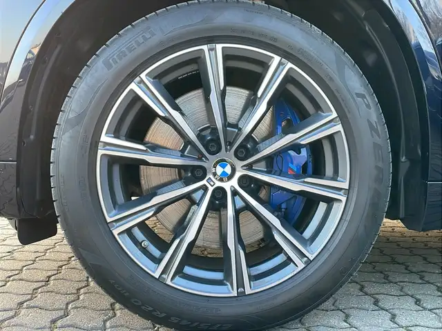 BMW X5 view 19