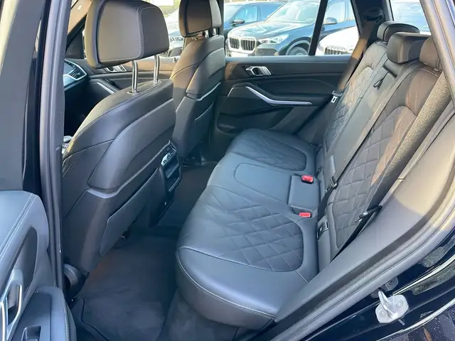 BMW X5 view 16