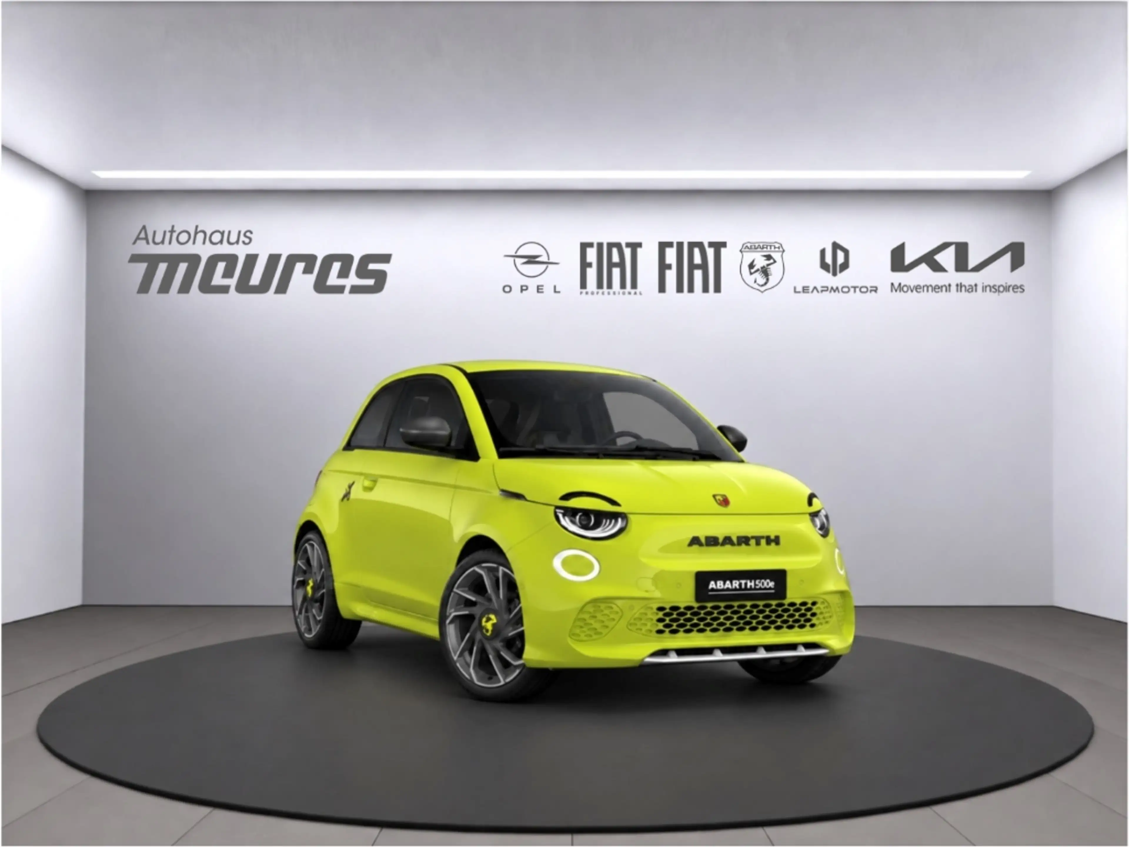 Abarth 500e Turismo, JBL Premium-Soundsystem & Alcantara-Sport