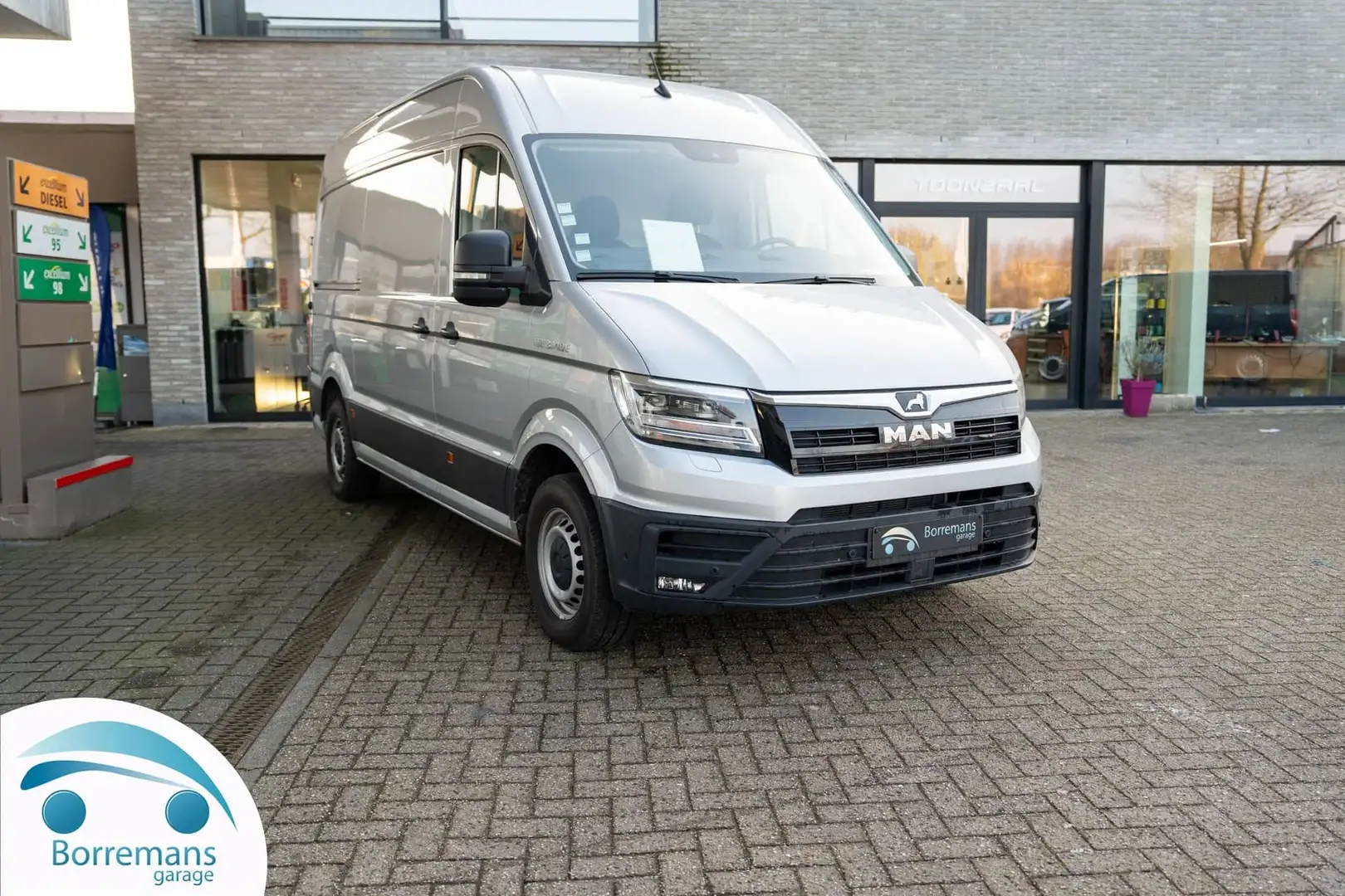 MAN TGE MAN FULL ELECTRIC TGE 35 MWB RANGE 156KM Argent - 1