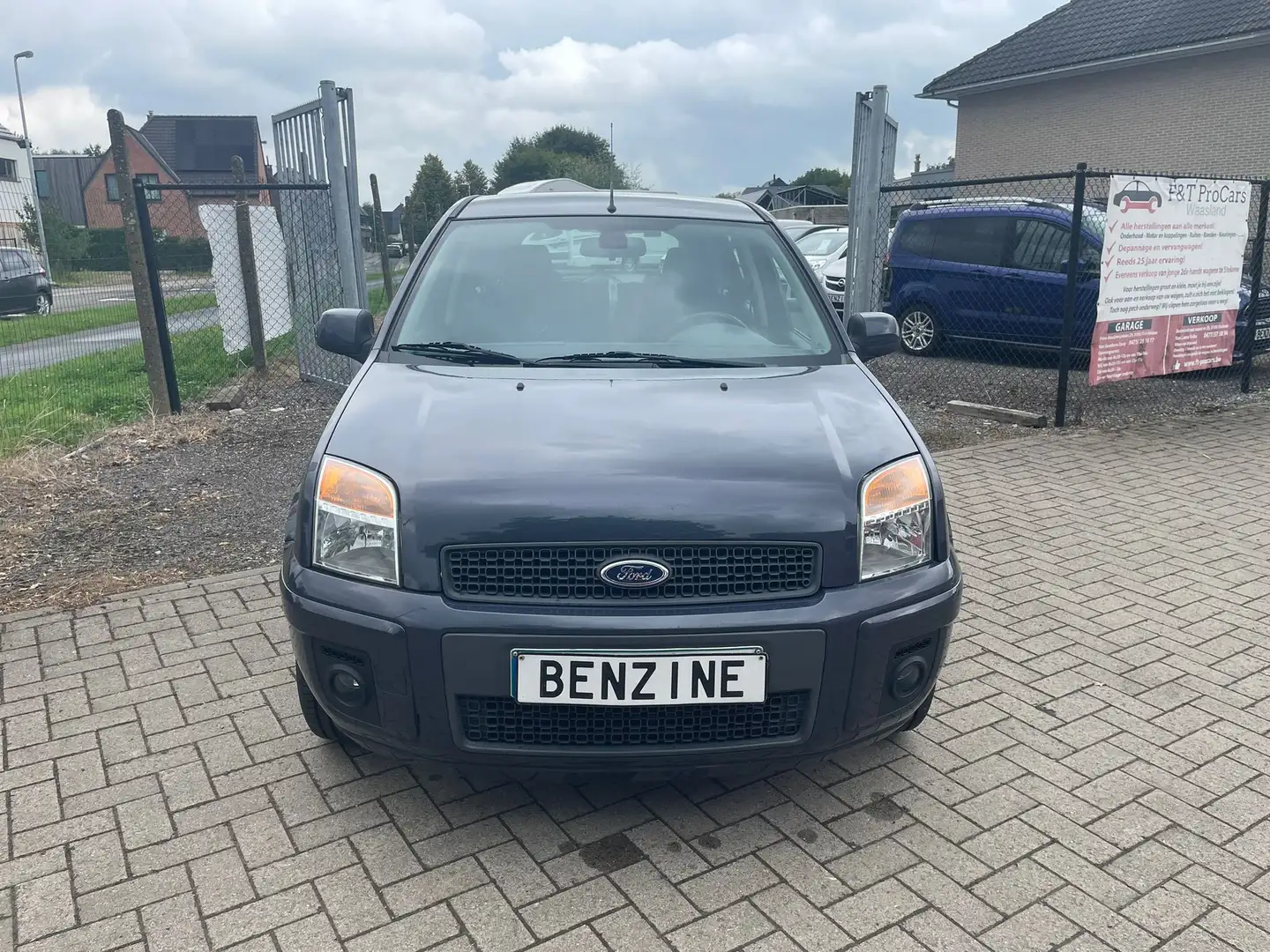 Ford Fusion 1.4i Xtrend Gris - 2
