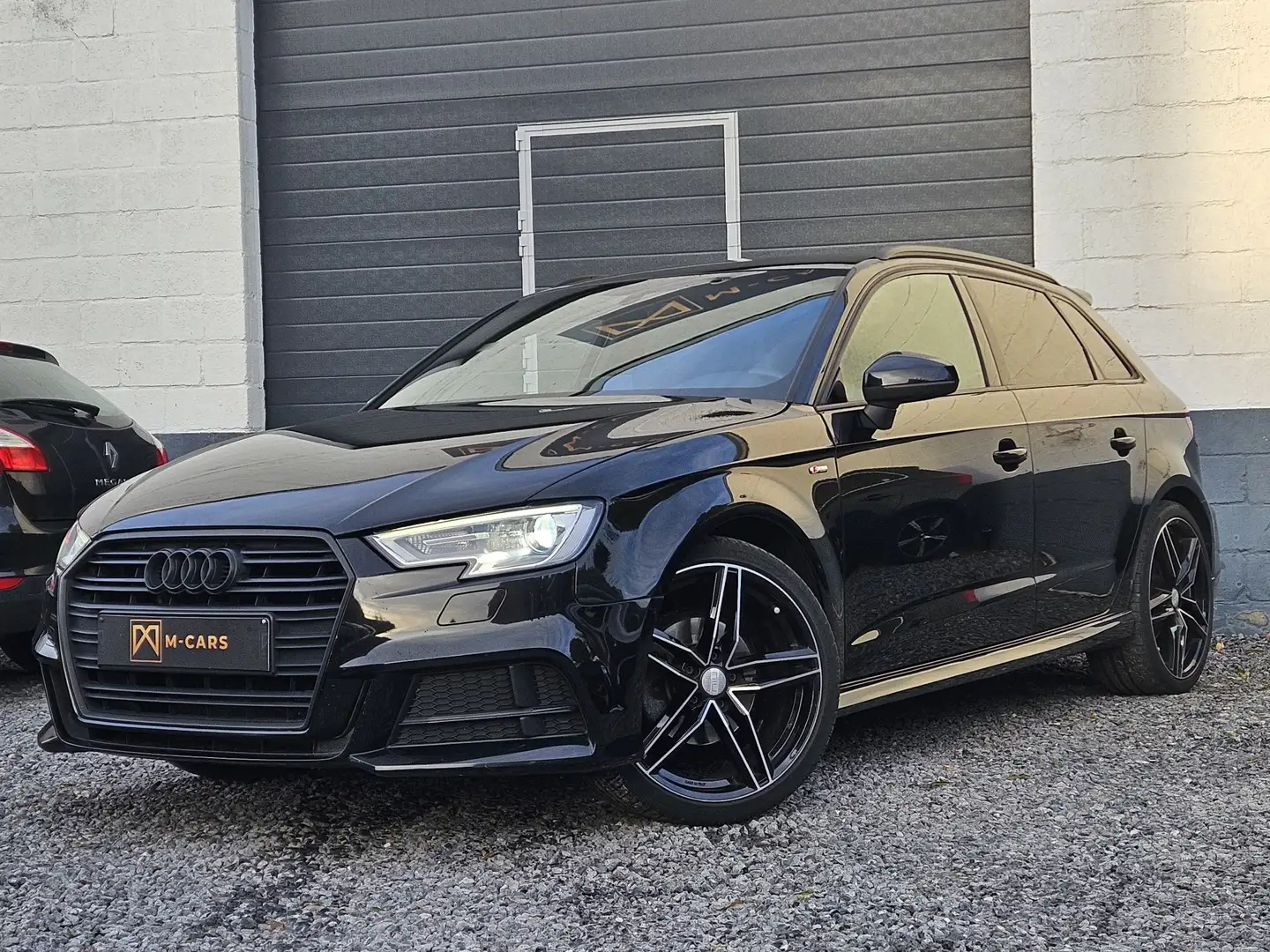 Audi A3 S Line * S tronic * Noir - 1