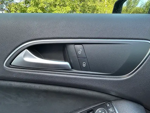 Mercedes-Benz A-Class view 28