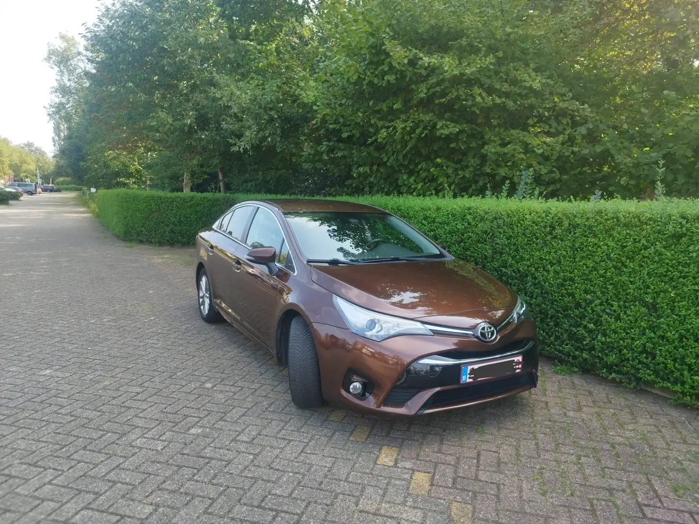 Toyota Avensis 1.6 D-4D Executive tel.+32497159244 - 1