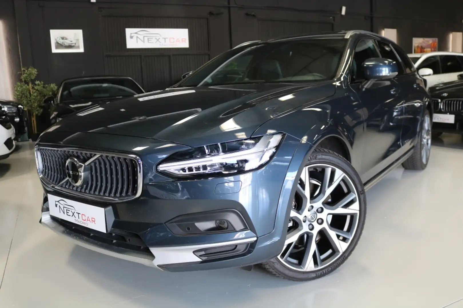 Volvo V90 Cross Country B5 Pro AWD Aut. Azul - 2
