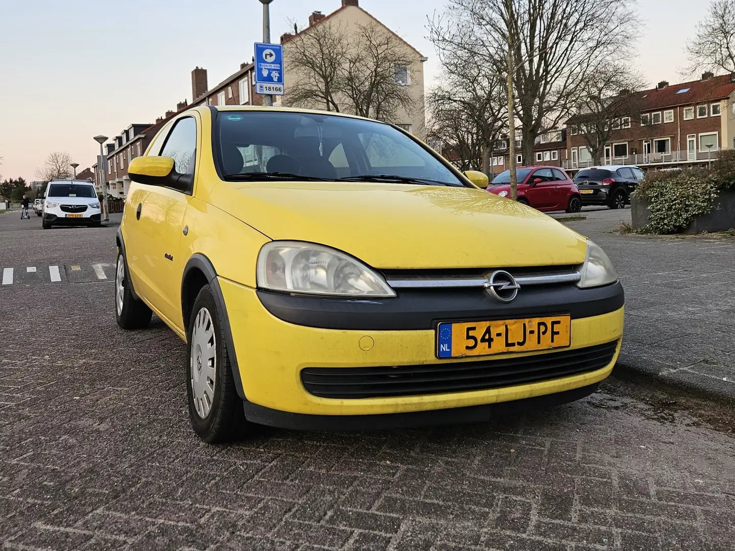 Opel Corsa Corsa 1.2-16V Comfort Geel - 2