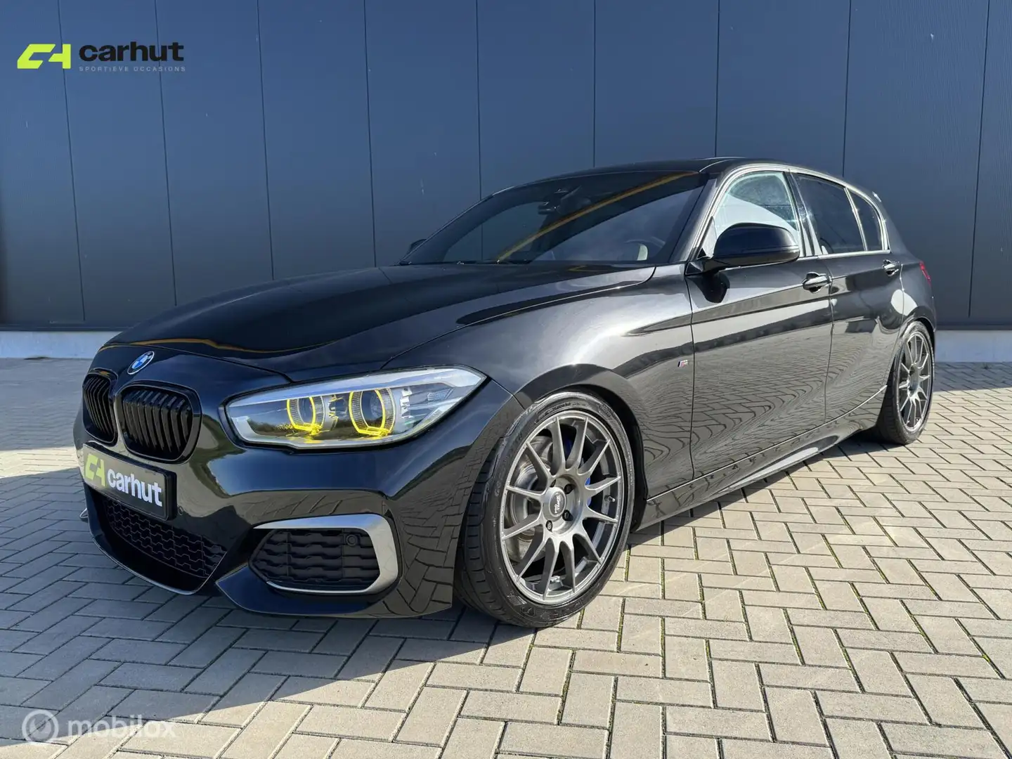BMW 135 1-serie M135i xDrive Zwart - 1