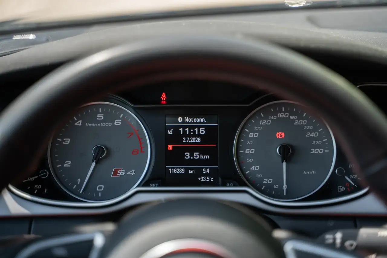 Audi S4 снимка Audi S4