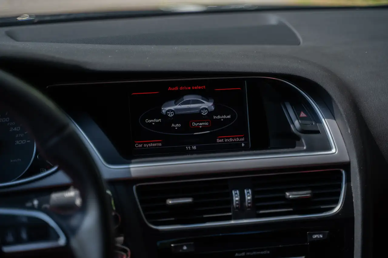 Audi S4 снимка Audi S4