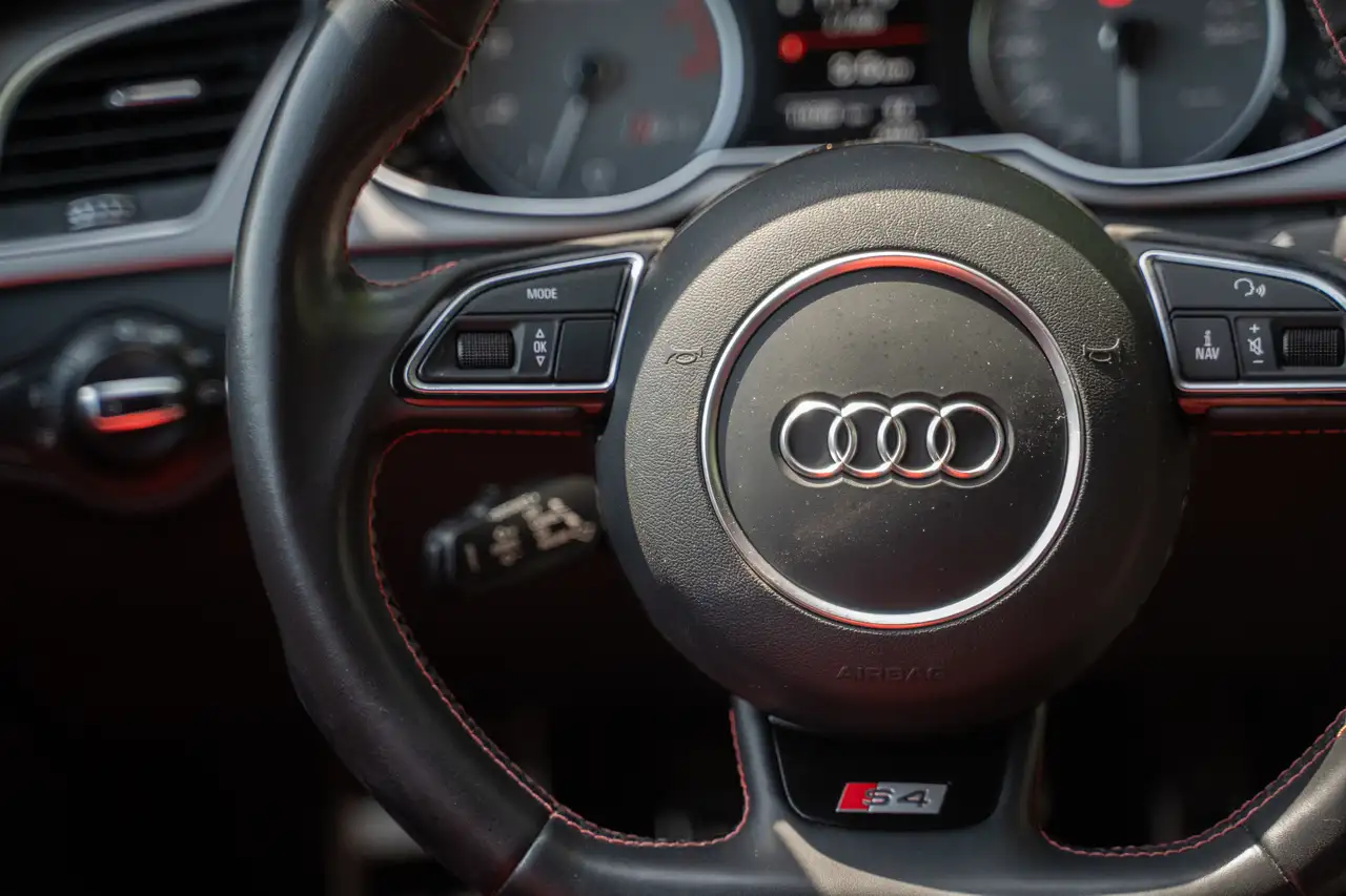 Audi S4 снимка Audi S4