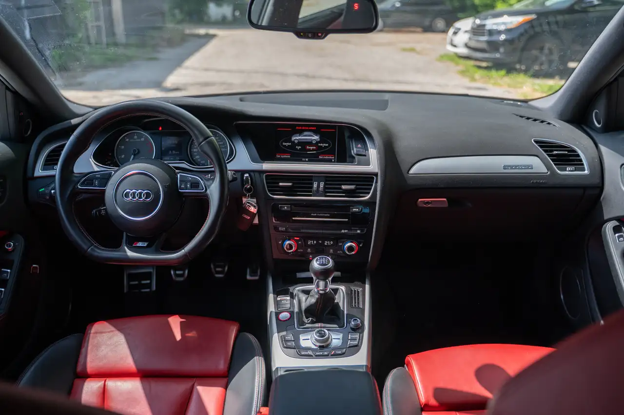 Audi S4 снимка Audi S4