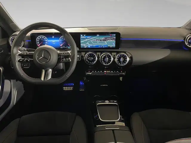 Mercedes-Benz A 200 1.3 hatchback AMG EDITION