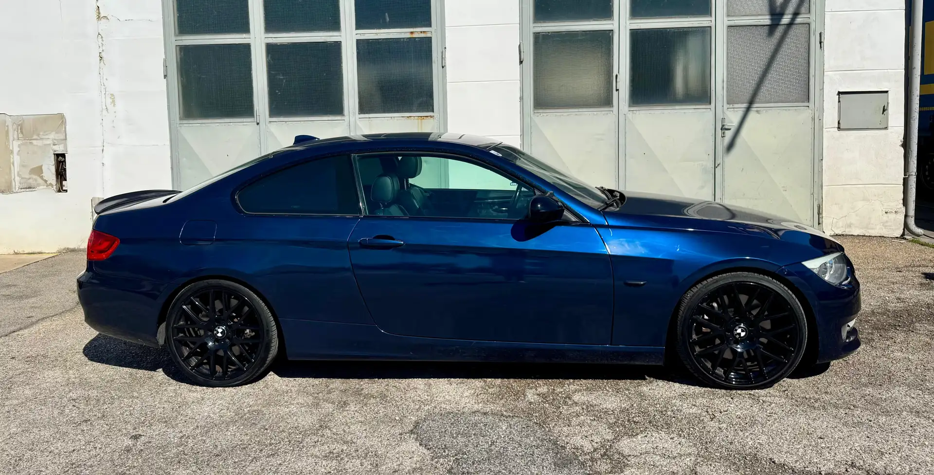 BMW 335 335i Coupé DKG Blau - 2