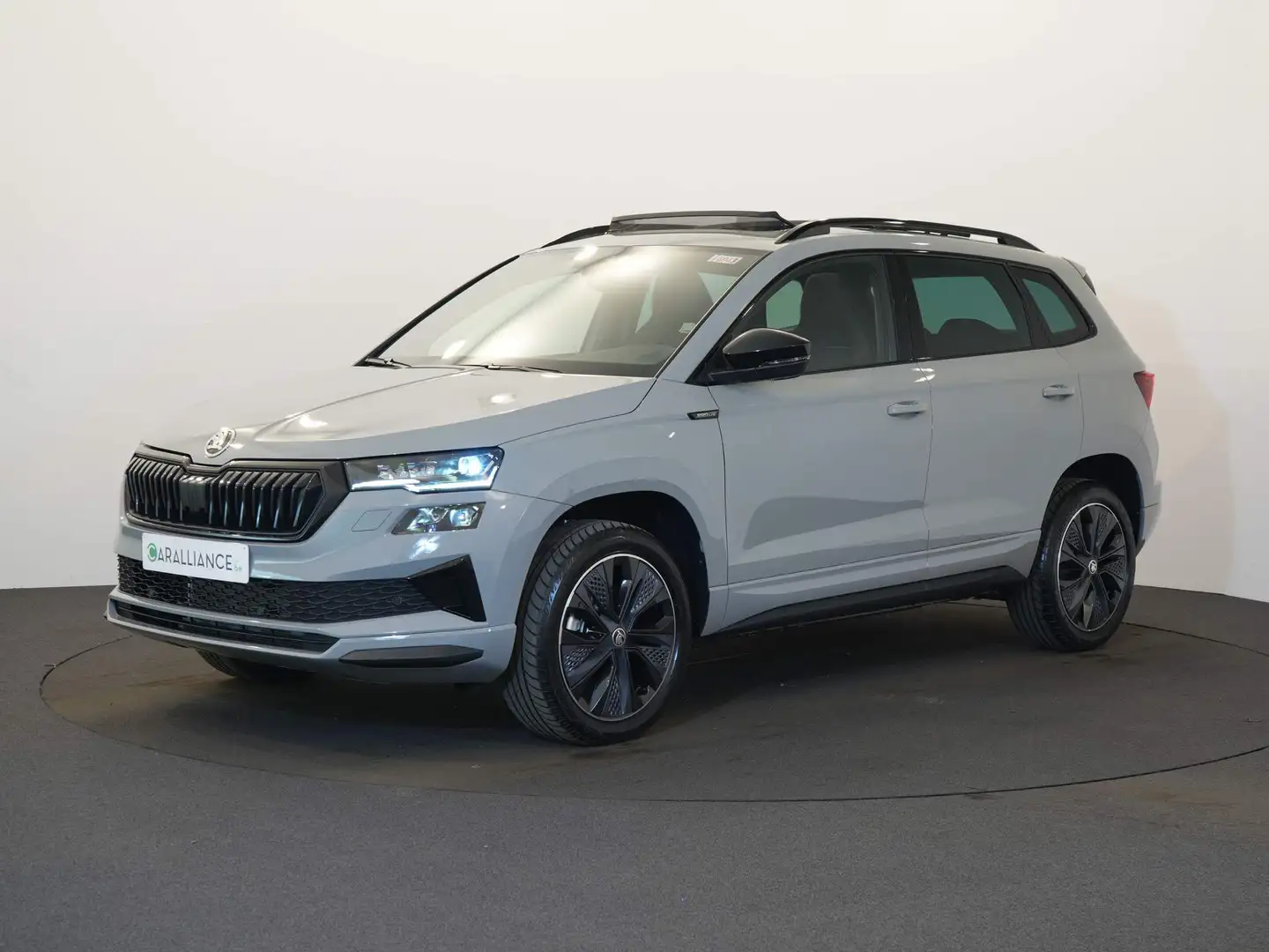 Skoda Karoq Sportline  1.5TSI|DSG|Toit.Pano|ATR|18"|LED|NAVI| Grijs - 1