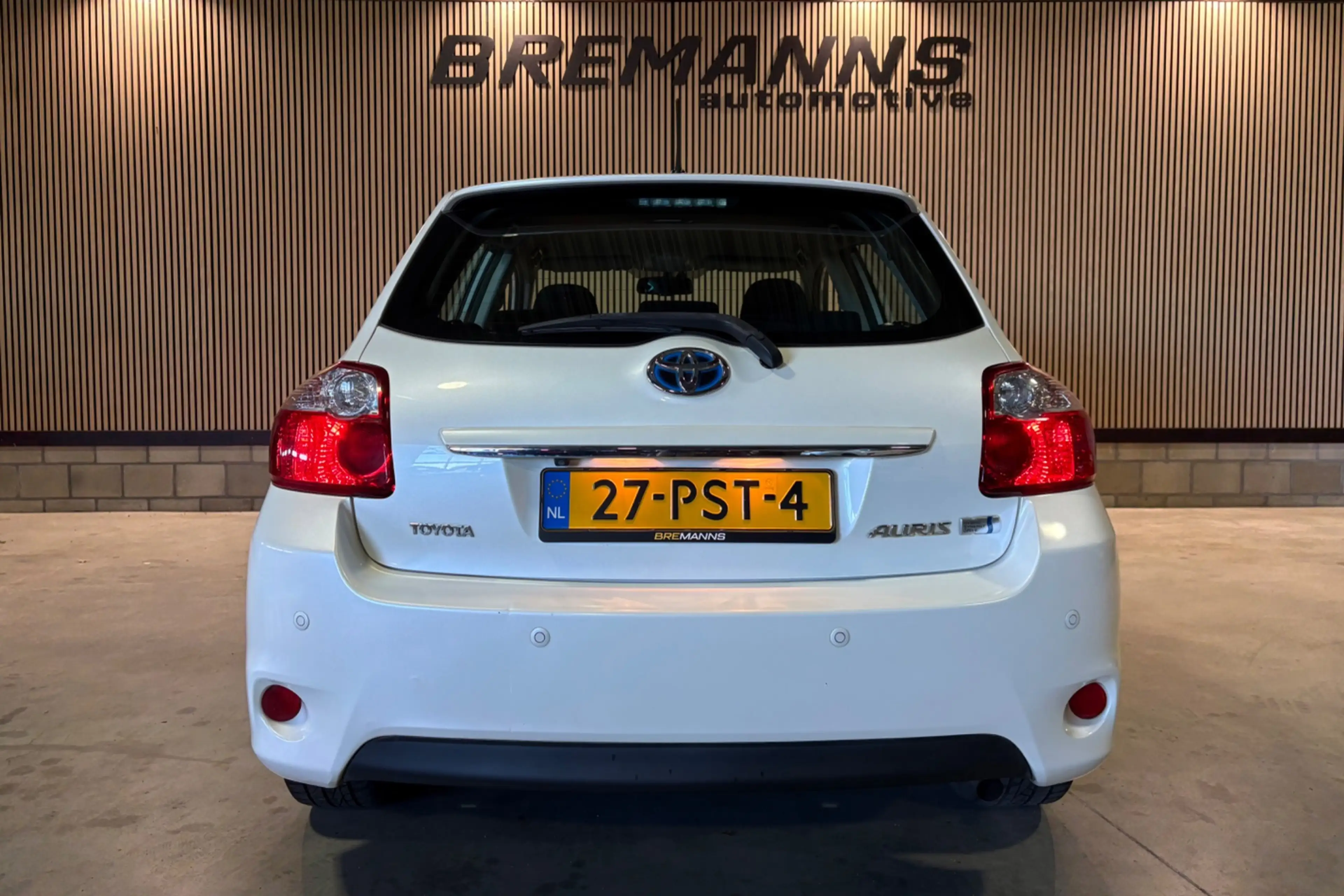 Toyota Auris 1.8 Full Hybrid Dynamic — photo 15