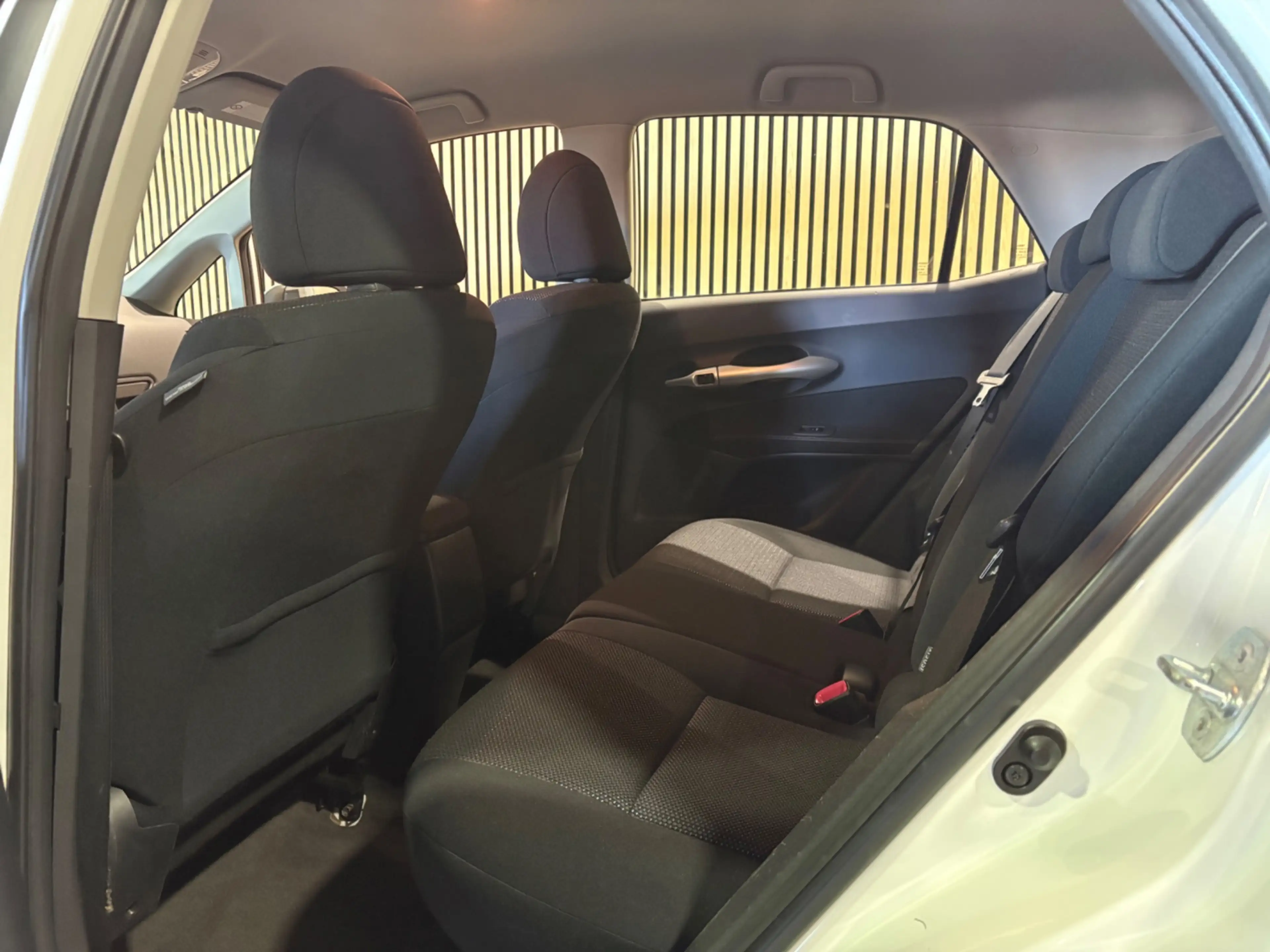 Toyota Auris 1.8 Full Hybrid Dynamic — photo 14