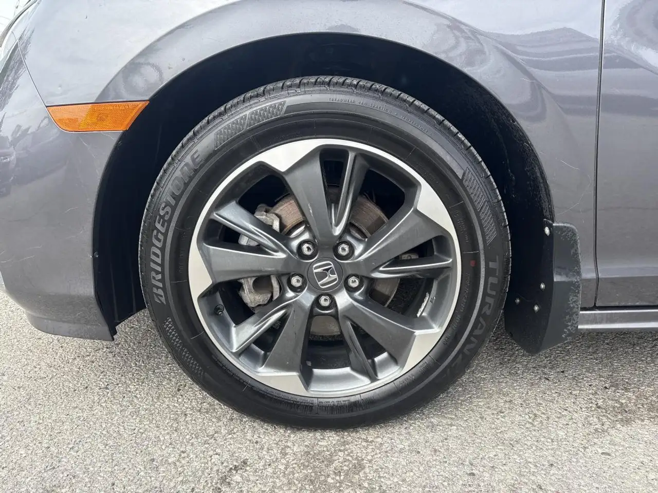 Honda Odyssey снимка Honda Odyssey