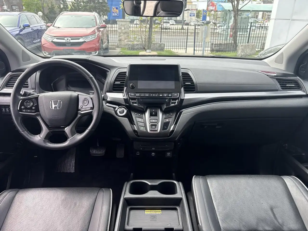 Honda Odyssey снимка Honda Odyssey