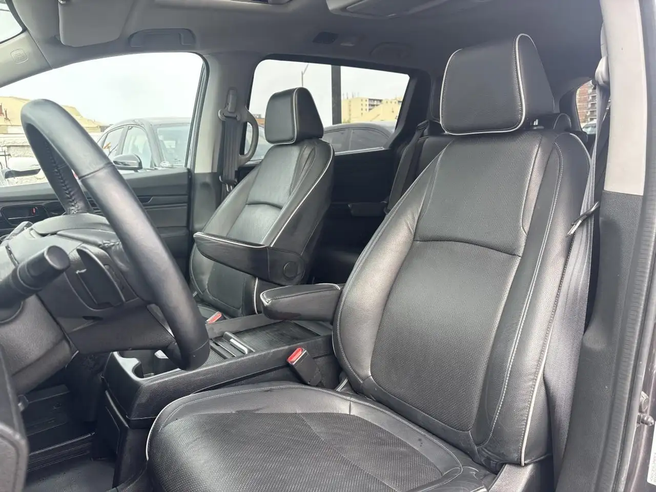 Honda Odyssey снимка Honda Odyssey