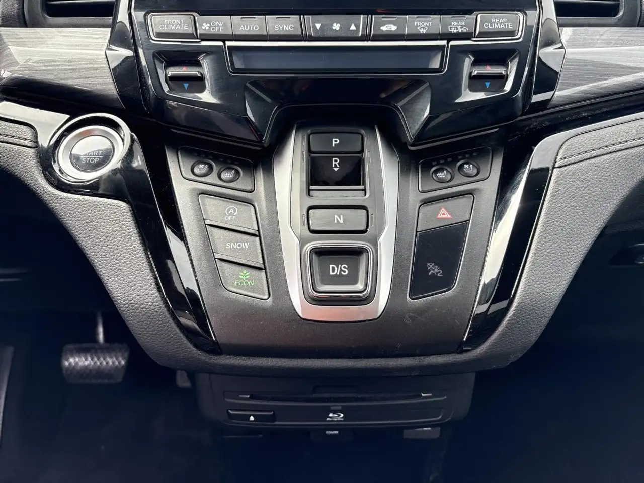 Honda Odyssey снимка Honda Odyssey