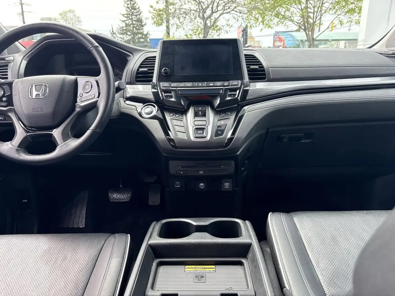 Honda Odyssey снимка Honda Odyssey