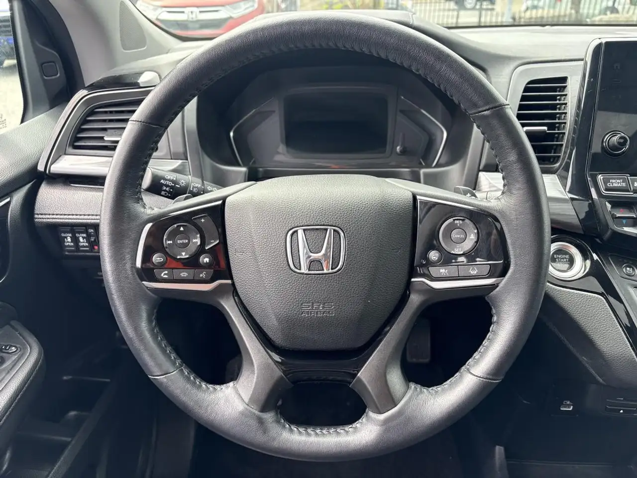 Honda Odyssey снимка Honda Odyssey