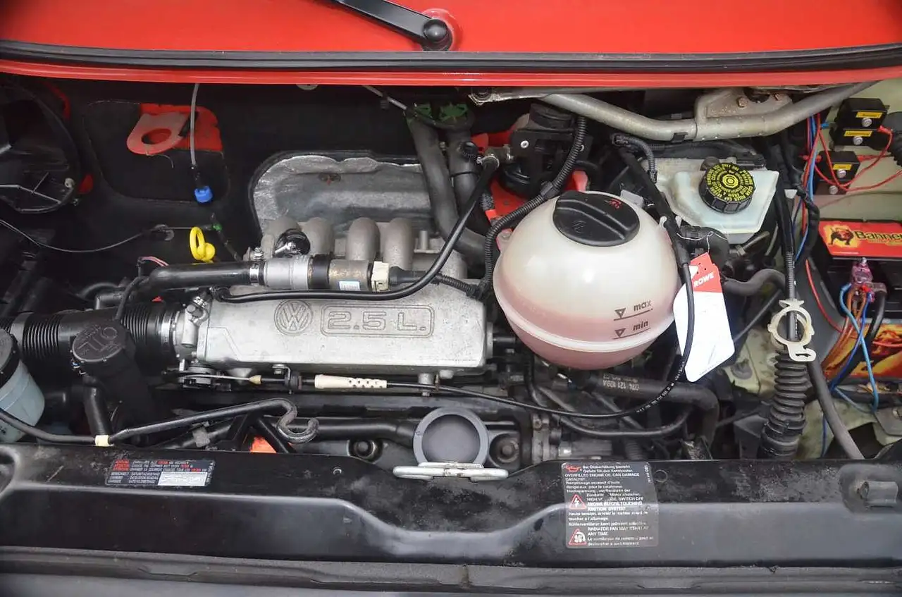 Volkswagen T4 Bus Syncro 2,5 Benziner, original 77500m, foto 8