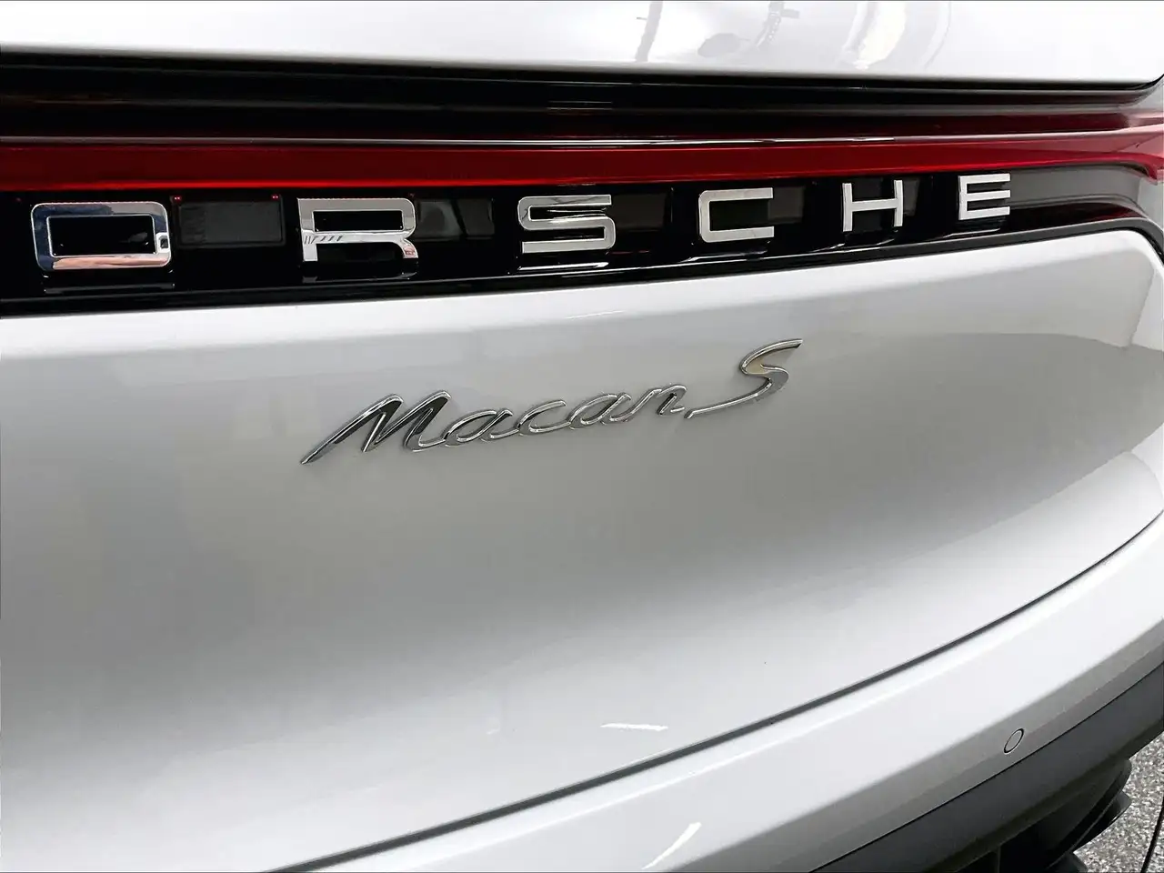Porsche Macan photo Porsche Macan