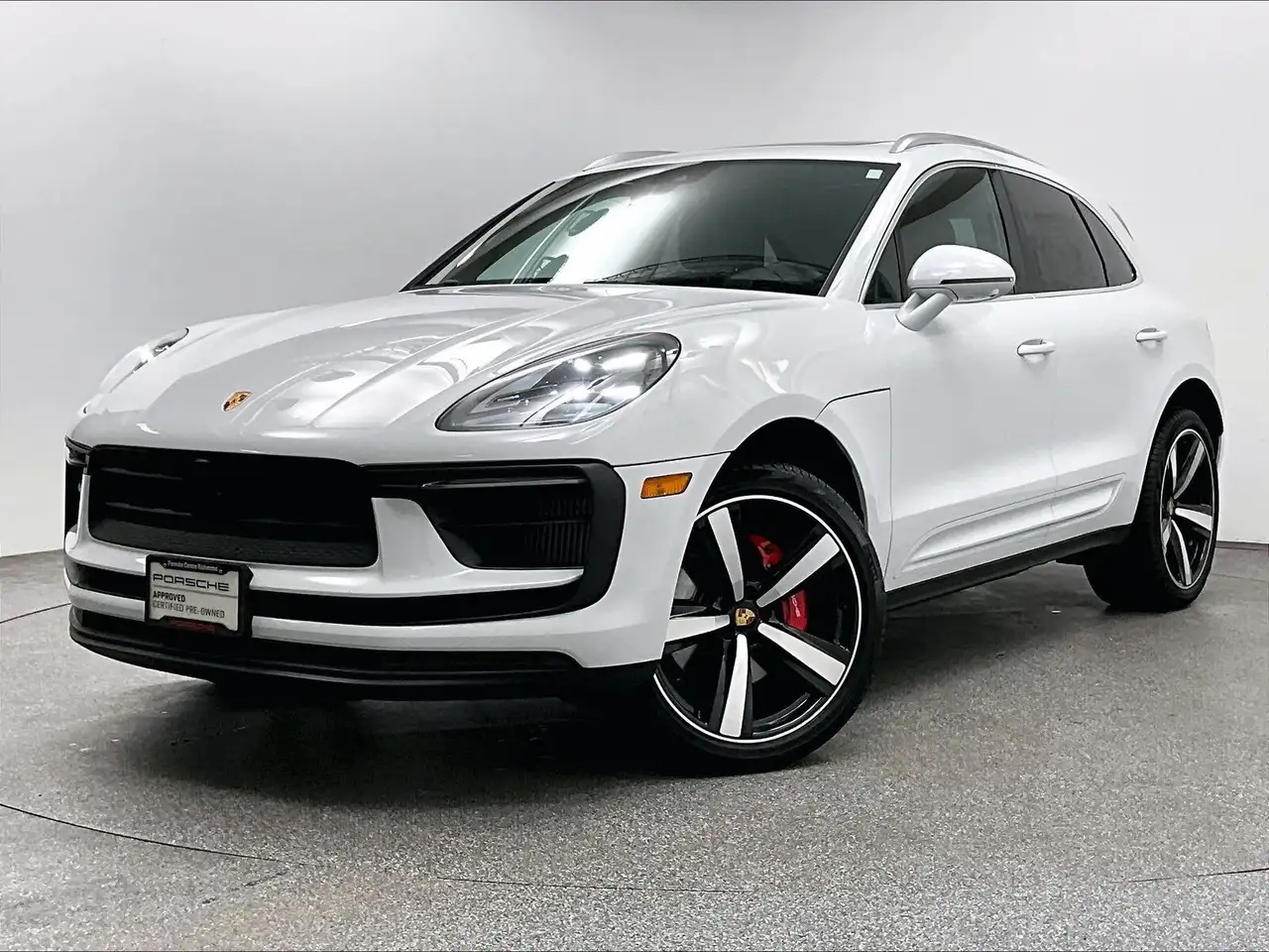 Porsche Macan photo Porsche Macan