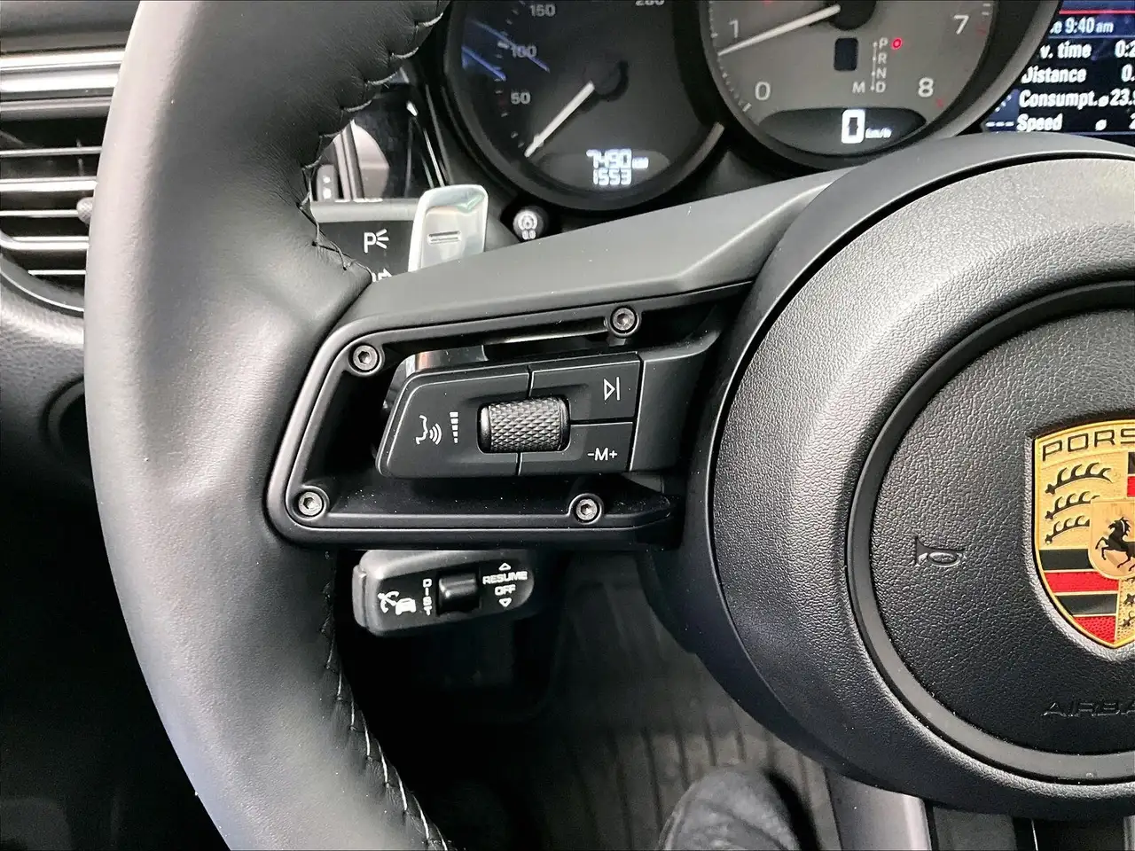 Porsche Macan photo Porsche Macan