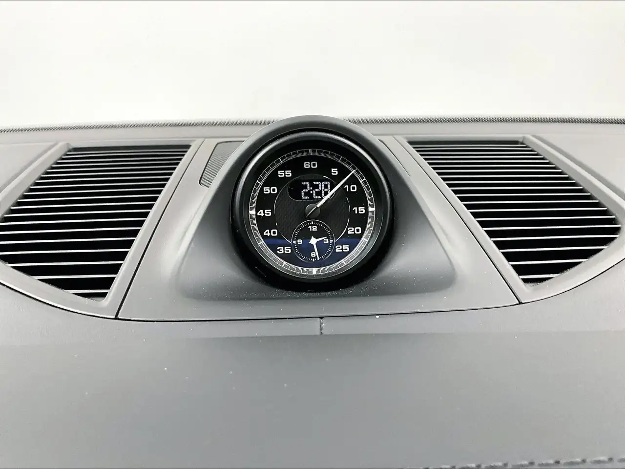 Porsche Macan photo Porsche Macan