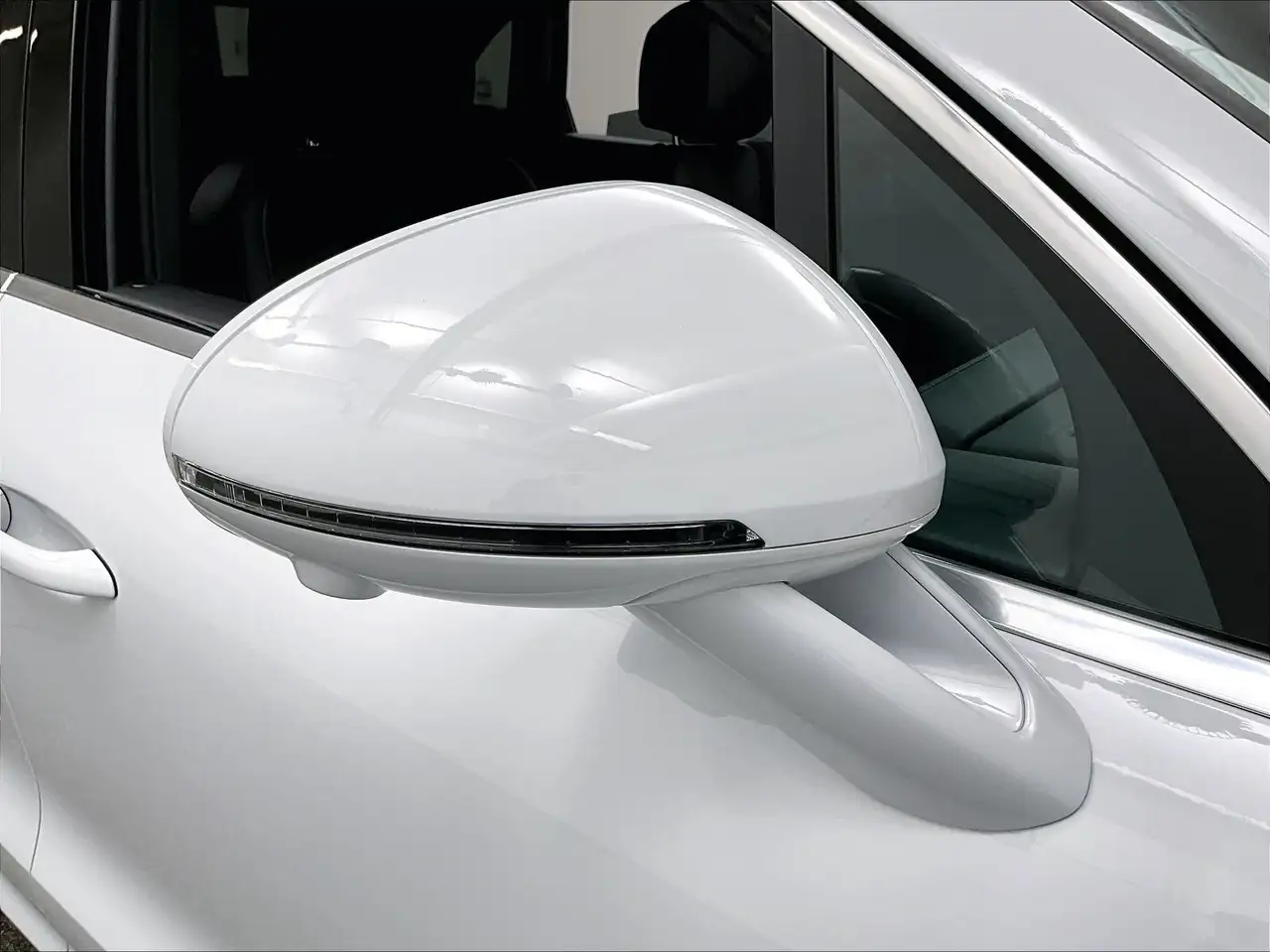 Porsche Macan photo Porsche Macan