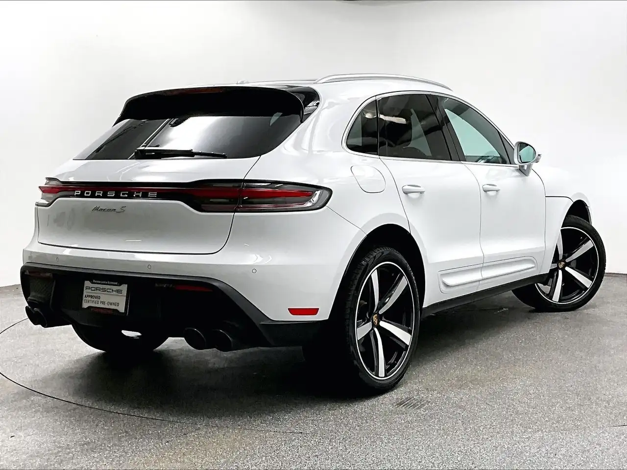 Porsche Macan photo Porsche Macan