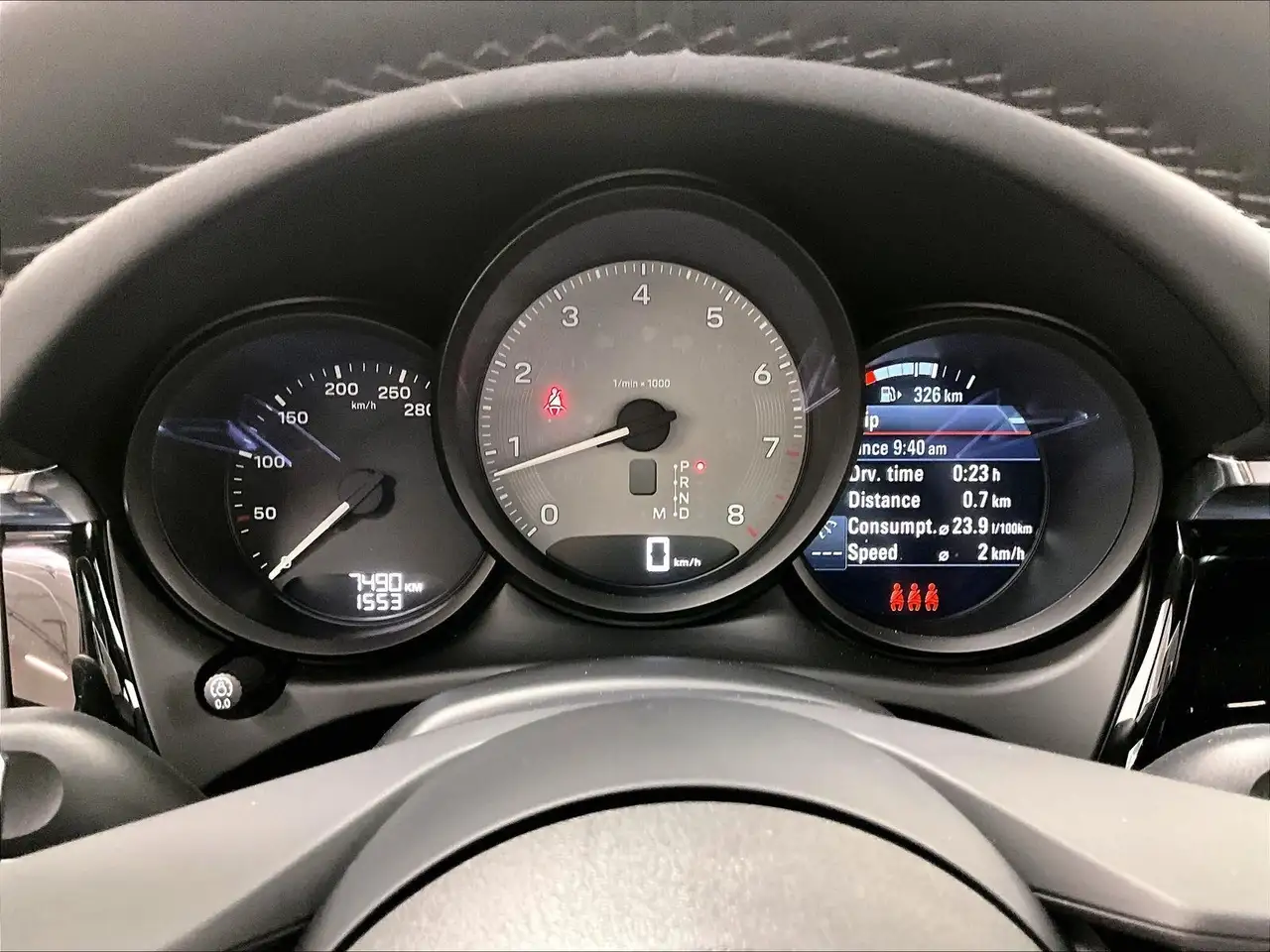 Porsche Macan photo Porsche Macan
