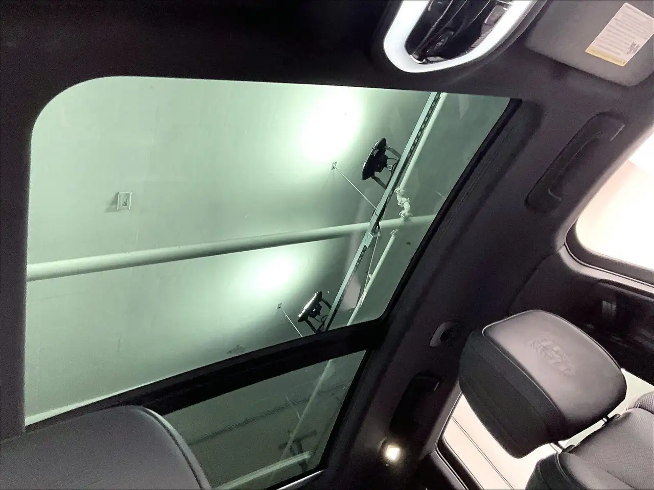 Porsche Macan photo Porsche Macan