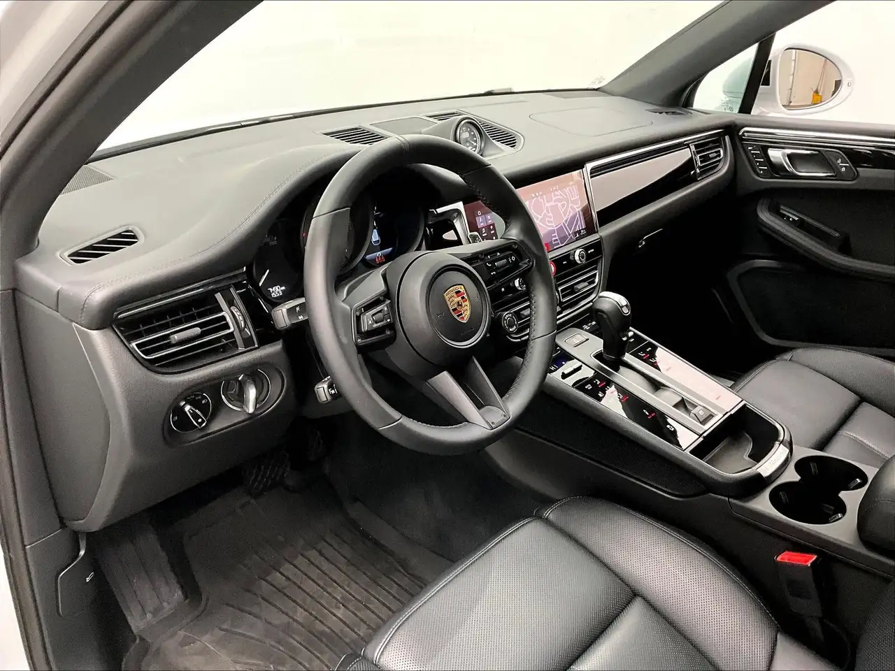 Porsche Macan photo Porsche Macan