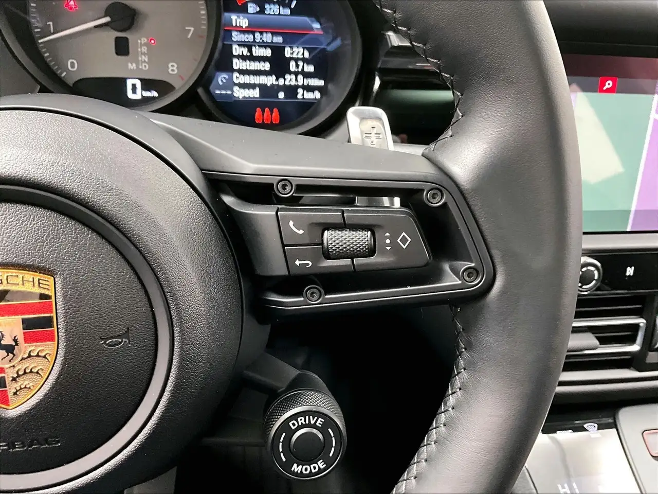 Porsche Macan photo Porsche Macan