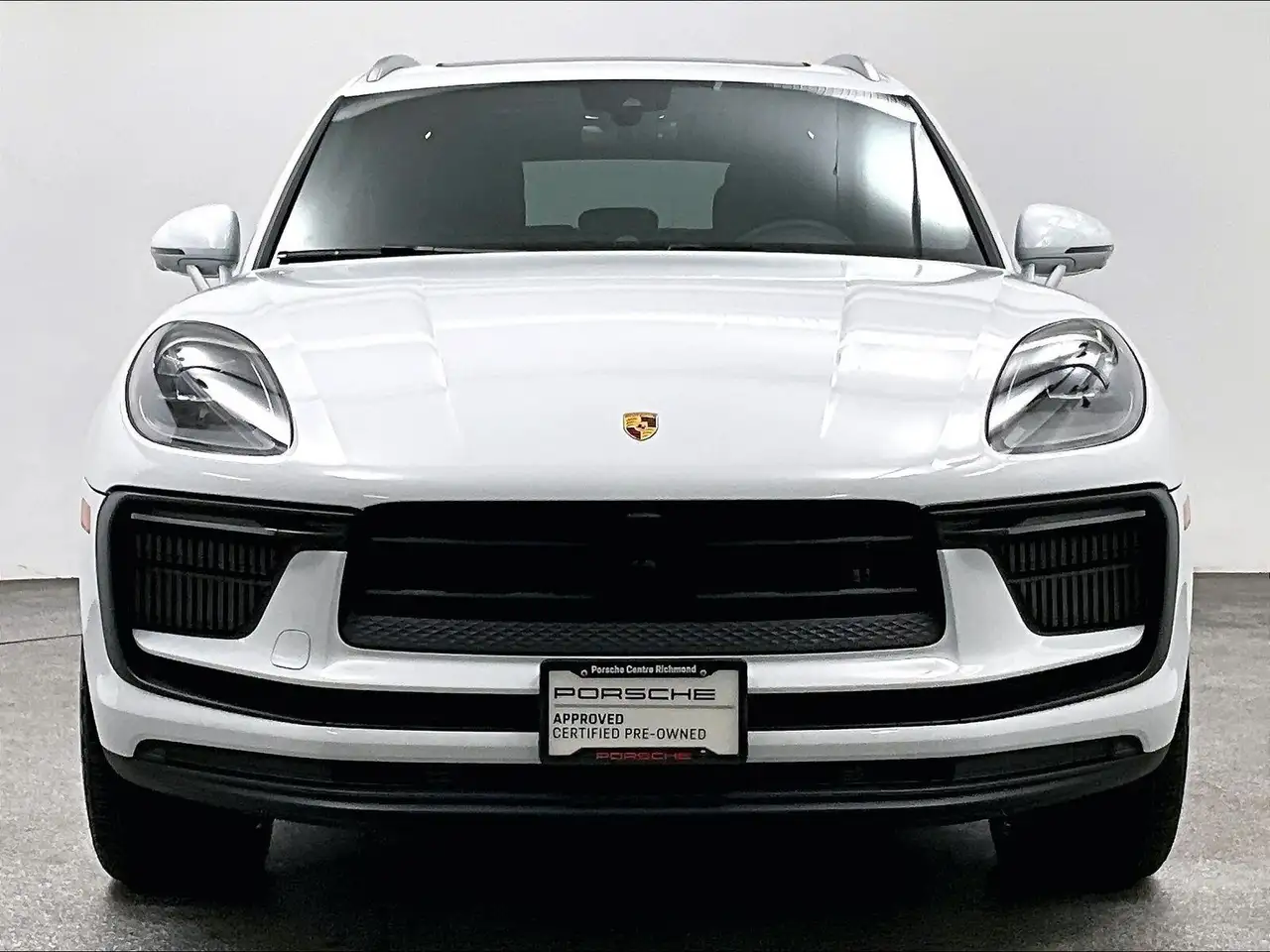 Porsche Macan photo Porsche Macan