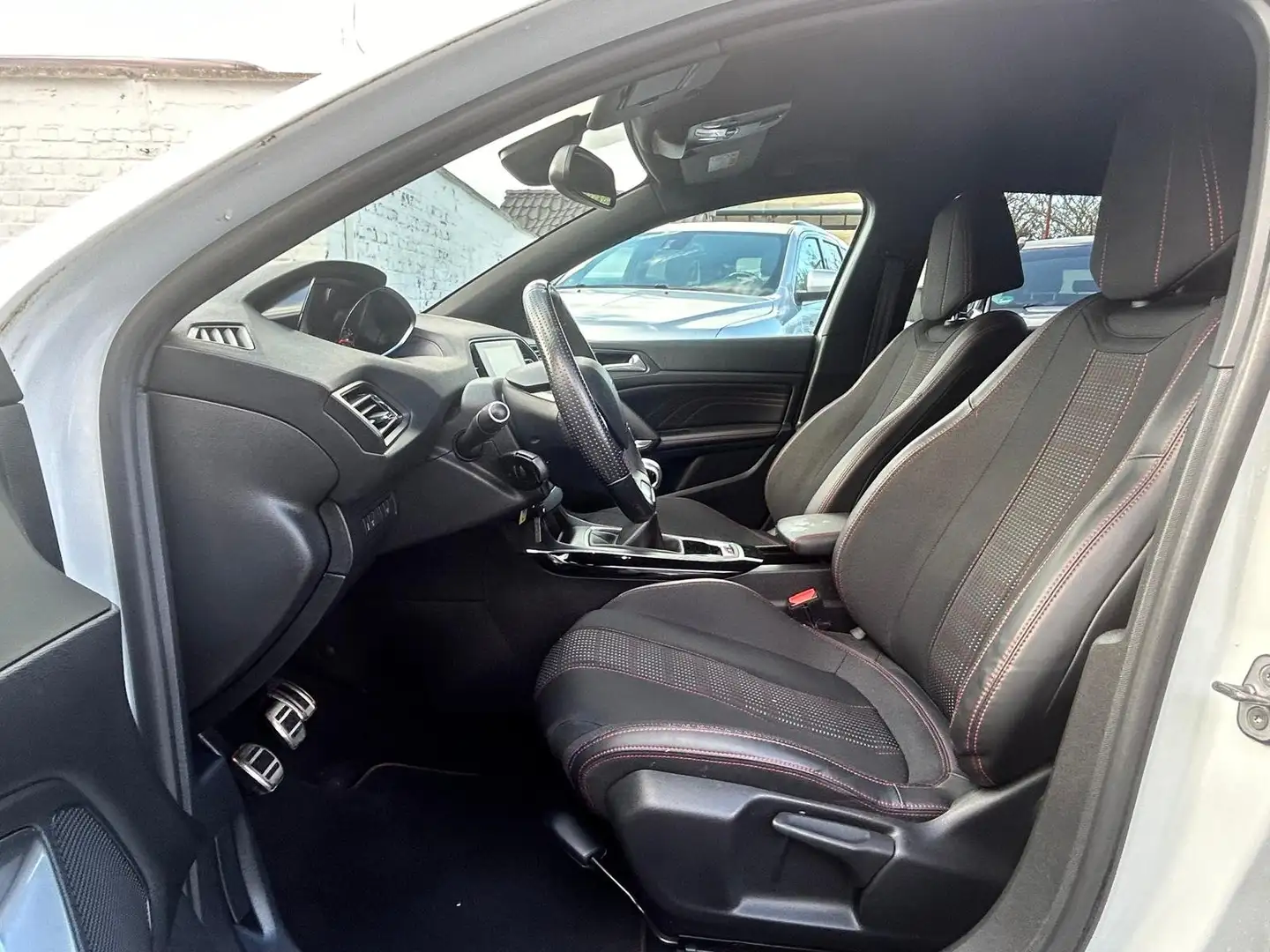 Peugeot 308 1.2i GT Line LED/NAVIGATION/CAMERA Wit - 2